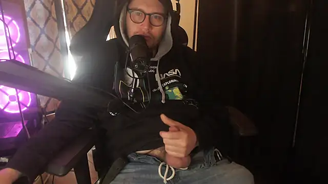 chicostick413 online show from March 21, 5:28 pm