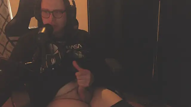 chicostick413 online show from January 7, 3:28 pm