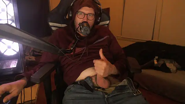 chicostick413 online show from October 18, 4:25 am