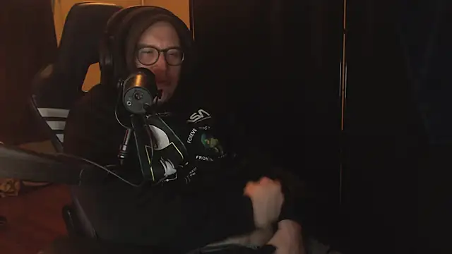 chicostick413 online show from December 16, 10:03 pm