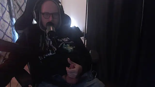 chicostick413 online show from March 29, 12:07 pm