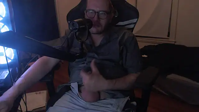 chicostick413 online show from September 19, 5:00 am