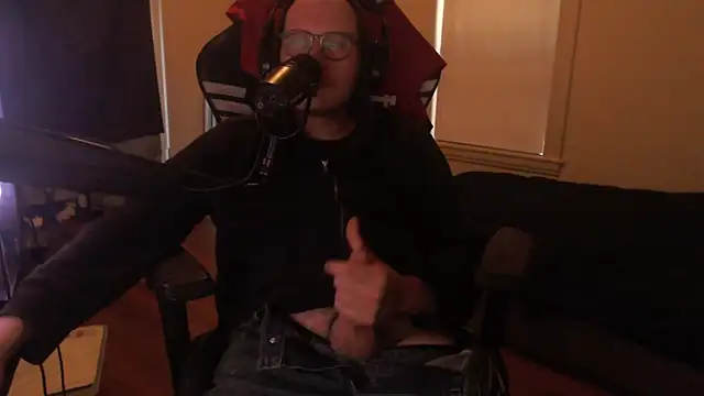 chicostick413 online show from October 5, 7:37 pm