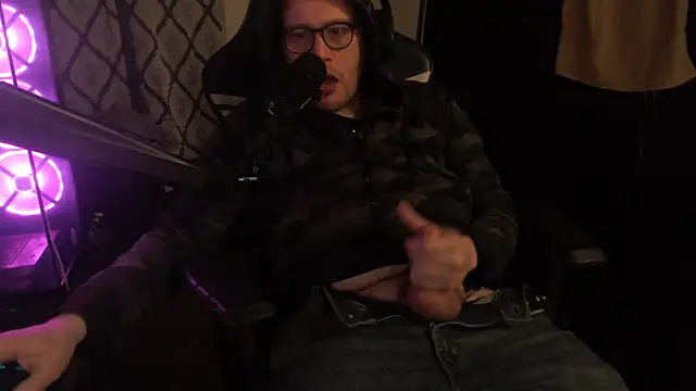 chicostick413 online show from February 13, 11:38 pm