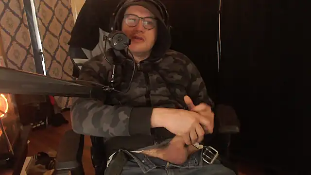 chicostick413 online show from February 7, 2:03 pm