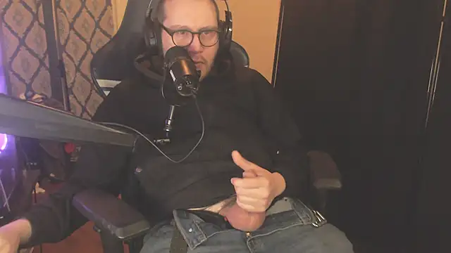 chicostick413 online show from February 2, 12:20 am