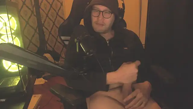 chicostick413 online show from January 14, 2:15 am