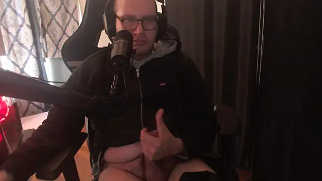 chicostick413 online show from March 10, 12:42 pm