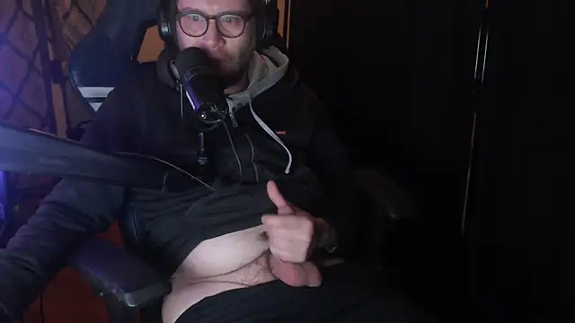 chicostick413 online show from April 11, 1:57 am