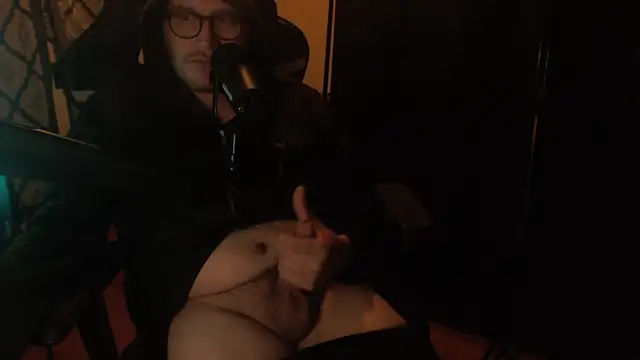 chicostick413 online show from April 13, 3:32 am