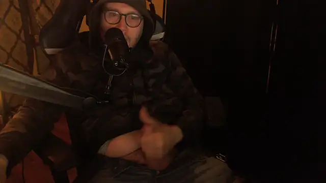 chicostick413 online show from April 9, 2:24 am