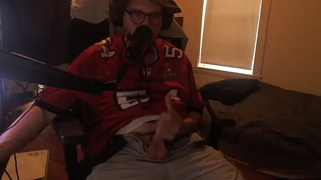 chicostick413 online show from September 27, 7:20 pm