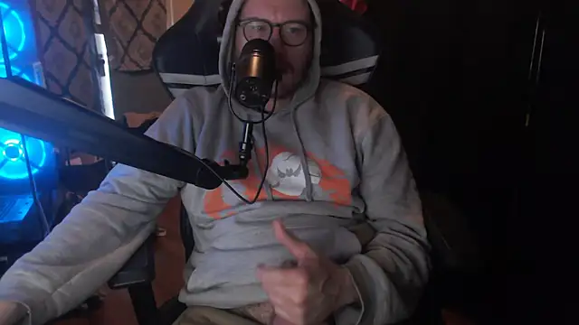 chicostick413 online show from April 16, 11:33 am