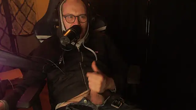 chicostick413 online show from March 5, 3:47 am