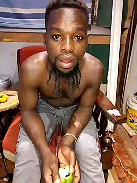 Snapshot of Chocolate_factory_man chatting on February 20, 7:19 pm Chocolate factory man online show from February 20, 7:19 pm