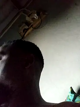 Snapshot of Chocolate_factory_man chatting on October 1, 3:33 am Chocolate factory man online show from October 1, 3:33 am