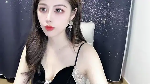 Snapshot of HOHO111111 chatting on December 11, 3:37 pm HOHO111111 online show from December 11, 3:37 pm