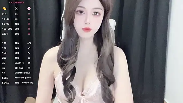 Snapshot of HOHO111111 chatting on February 17, 4:17 pm HOHO111111 online show from February 17, 4:17 pm