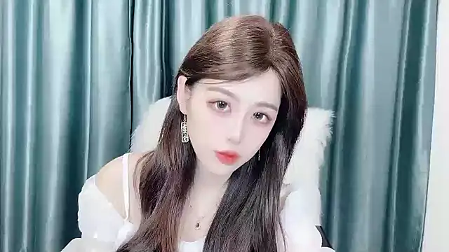 Snapshot of HOHO111111 chatting on December 3, 2:11 pm HOHO111111 online show from December 3, 2:11 pm