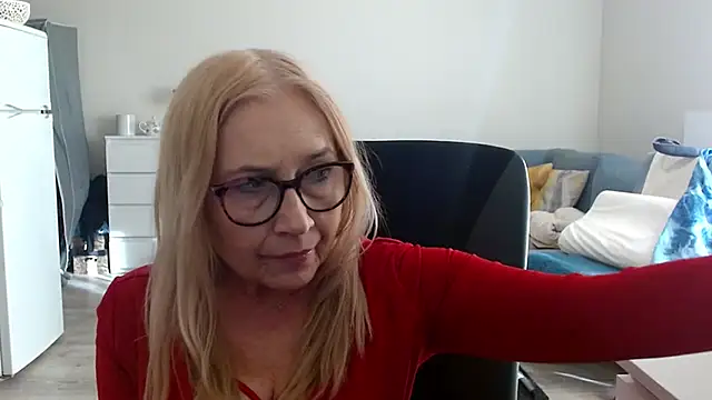 Snapshot of sofia_xkiss chatting on March 18, 2:39 pm sofia xkiss online show from March 18, 2:39 pm