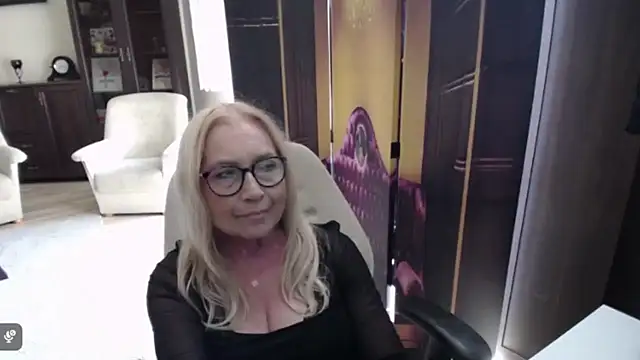 Snapshot of sofia_xkiss chatting on July 13, 1:43 pm sofia xkiss online show from July 13, 1:43 pm