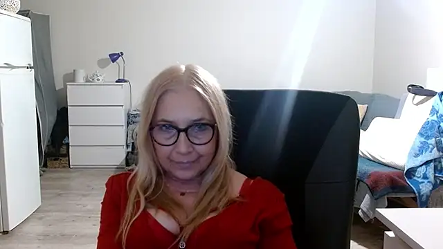 Snapshot of sofia_xkiss chatting on March 18, 5:55 pm sofia xkiss online show from March 18, 5:55 pm