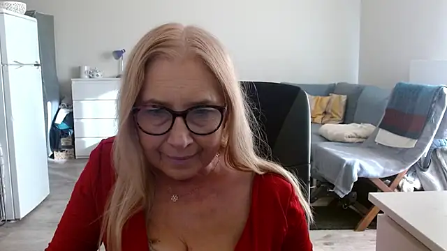 Snapshot of sofia_xkiss chatting on March 7, 2:45 pm sofia xkiss online show from March 7, 2:45 pm