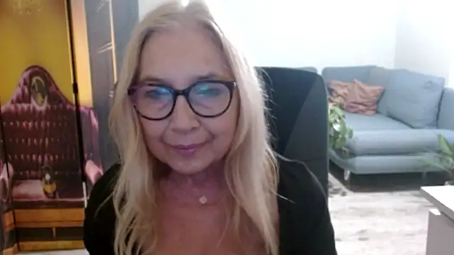 Snapshot of sofia_xkiss chatting on November 12, 2:54 pm sofia xkiss online show from November 12, 2:54 pm