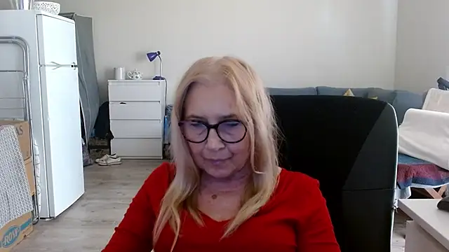 Snapshot of sofia_xkiss chatting on March 21, 7:44 am sofia xkiss online show from March 21, 7:44 am