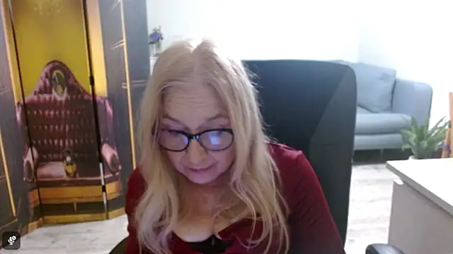 Snapshot of sofia_xkiss chatting on December 15, 2:45 pm sofia xkiss online show from December 15, 2:45 pm