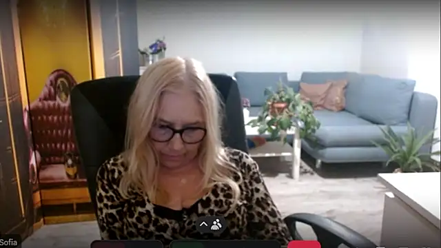 Snapshot of sofia_xkiss chatting on October 27, 2:40 pm sofia xkiss online show from October 27, 2:40 pm