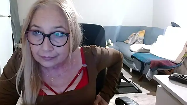 Snapshot of sofia_xkiss chatting on March 20, 5:47 pm sofia xkiss online show from March 20, 5:47 pm