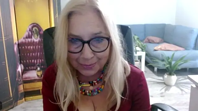 Snapshot of sofia_xkiss chatting on September 30, 2:01 pm sofia xkiss online show from September 30, 2:01 pm