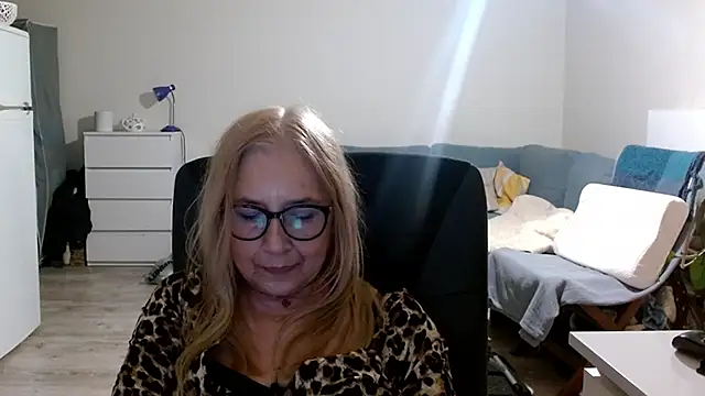 Snapshot of sofia_xkiss chatting on March 14, 5:46 pm sofia xkiss online show from March 14, 5:46 pm