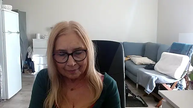 Snapshot of sofia_xkiss chatting on March 15, 2:45 pm sofia xkiss online show from March 15, 2:45 pm