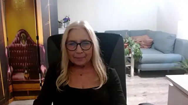 Snapshot of sofia_xkiss chatting on November 4, 3:05 pm sofia xkiss online show from November 4, 3:05 pm