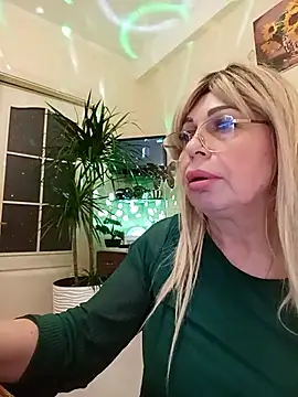 Snapshot of SusieNoreen chatting on March 3, 11:33 am SusieNoreen online show from March 3, 11:33 am