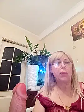 Snapshot of SusieNoreen chatting on September 14, 2:23 am SusieNoreen online show from September 14, 2:23 am