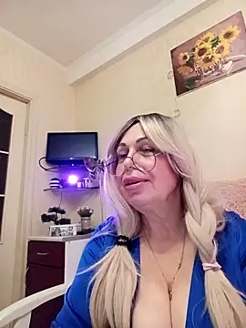 Snapshot of SusieNoreen chatting on October 20, 2:24 am SusieNoreen online show from October 20, 2:24 am