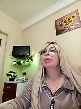 Snapshot of SusieNoreen chatting on October 5, 1:40 am SusieNoreen online show from October 5, 1:40 am