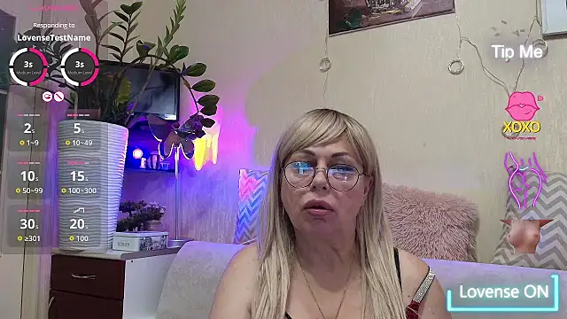 Snapshot of SusieNoreen chatting on September 14, 11:49 pm SusieNoreen online show from September 14, 11:49 pm