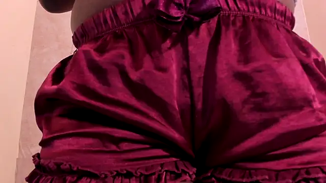 Snapshot of NicolVilla chatting on February 14, 1:08 pm NicolVilla online show from February 14, 1:08 pm