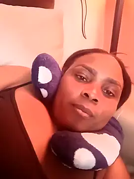 NicolVilla online show from April 9, 8:15 pm