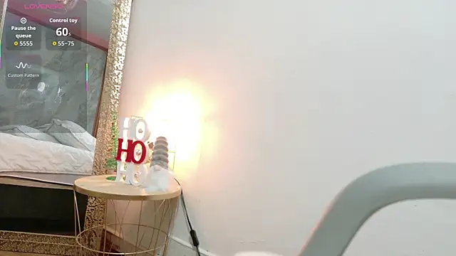 Snapshot of Sluttyandmature chatting on November 19, 1:00 pm Sluttyandmature online show from November 19, 1:00 pm