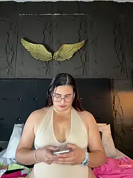 BellaPeers  online show from March 28, 11:55 am