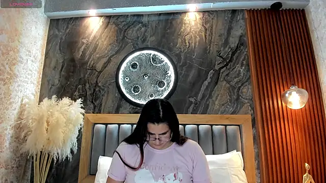 BellaPeers  online show from June 1, 11:43 am