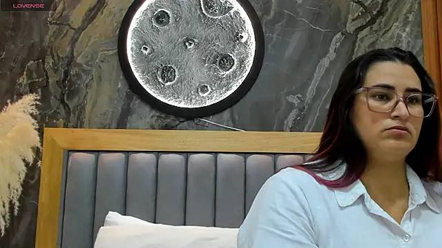 BellaPeers  online show from April 14, 11:04 am