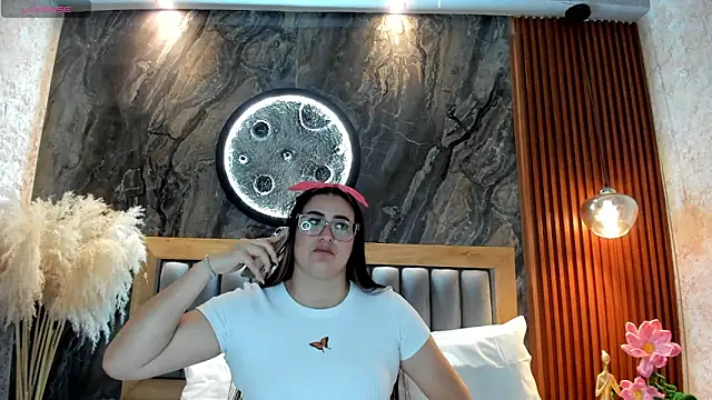 BellaPeers  online show from April 29, 10:52 am