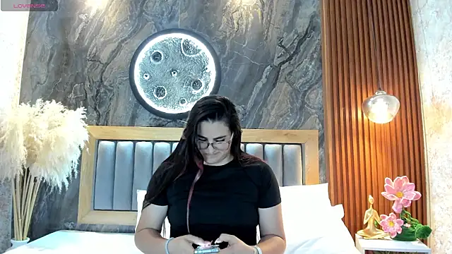 BellaPeers  online show from April 27, 10:35 am