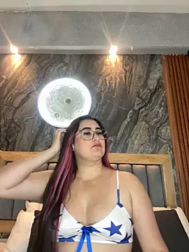 Snapshot of BellaPeers_ chatting on September 23, 11:50 am BellaPeers online show from September 23, 11:50 am